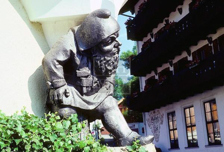 SUT-03112